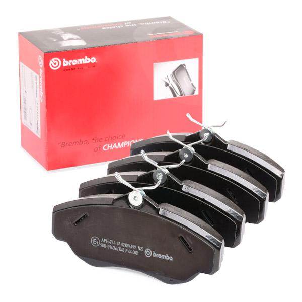 Brake Pads - Front Discovery 2 & Range Rover P38 (SFP500150)(Brembo)